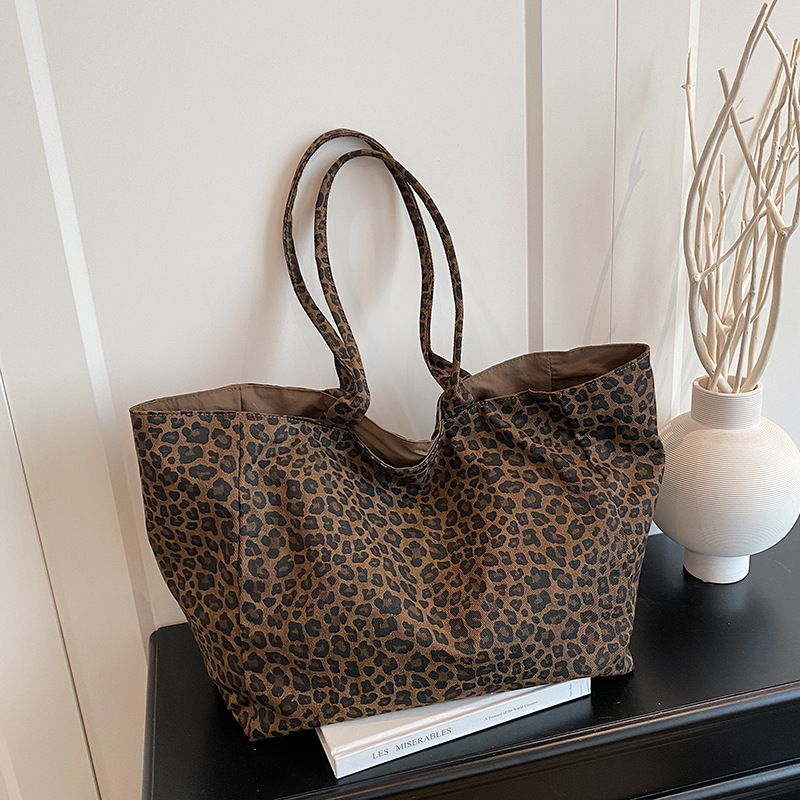 Fashionable Leopard Print Tote - огляд і ціна Embroidery Texture