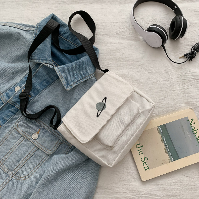 Casual Collage Student Messeng - огляд і ціна Embroidery Font